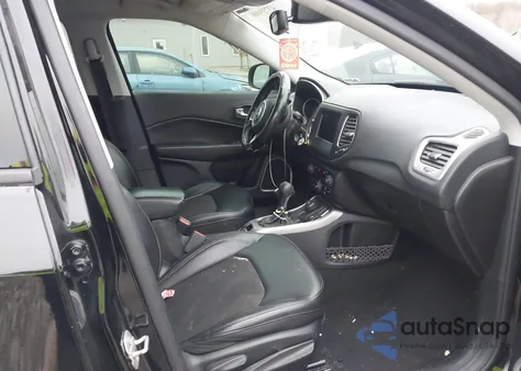 2020 Jeep Compass Latitude 4X4 из США, поврежденный, VIN 3C4NJDBB6LT174896